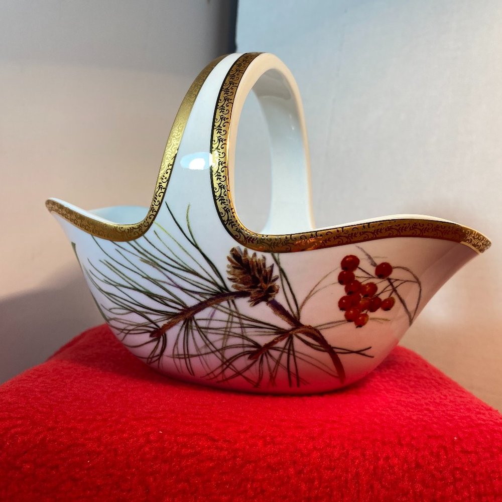 St Nicolas Square Handled Porcelain Basket with 18 Carat Dual Gold Band